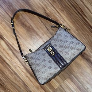 GUESS PURSE 👛
